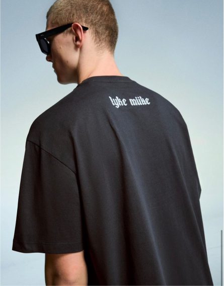 Black.  Premium Drop Shoulder Oversized T-Shirt - Image 3